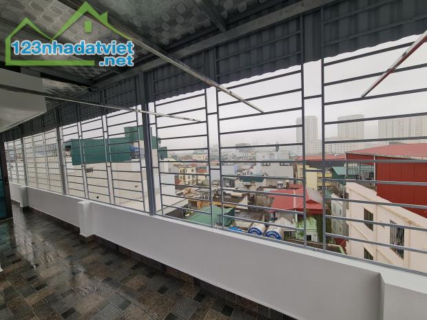 DÒNG TIỀN 2,2 TỶ/NĂM - Bán nhà Phùng Khoang 120m2, 7 tầng thang máy, MT 7.6m chỉ 18.9 tỷ. - 2