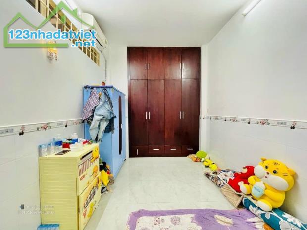 Giảm sâu 02 tỷ còn 13 tỷ, nhà Quận 3, HXH thông, 76m2, 8PN