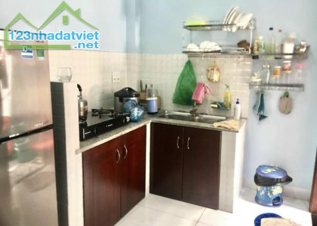 Cần bán nhà cấp 4 mặt tiền đường Lê Đại Hành