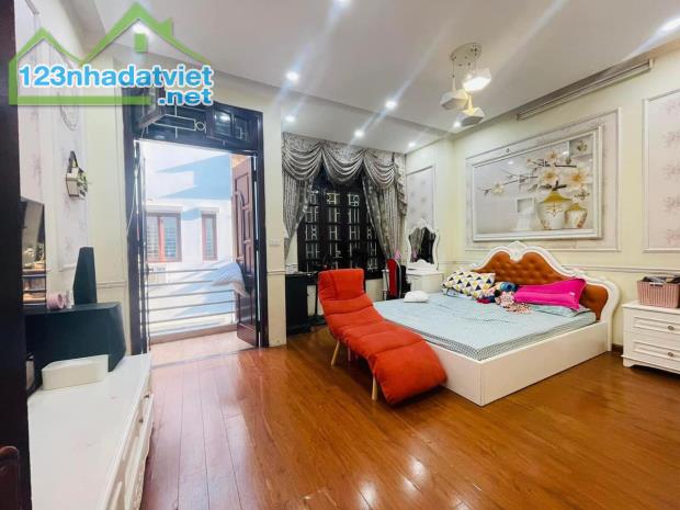 Bán nhà giá đầu tư Trương Công Giai – 115m2 , MT hơn 5m chỉ 9,5 tỷ . - 1