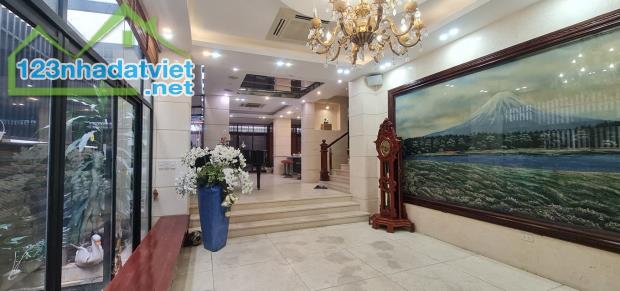 Biệt thự Vip, Đẳng Cấp phố Đoàn Khuê, 5 Tầng, Nội thất nhập ngoại, DT200m2.