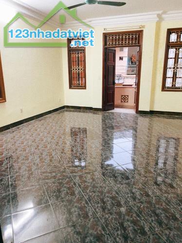 Bán Nhà Ngõ 89 Lạc Long Quân 51m2  , 5Tầng , MT 5m ,  10 tỷ 4 , GARA OTO , OTO TRÁNH - 3