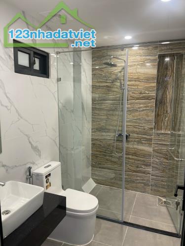 40m2 5 tầng Mặt tiền 5m phố THỤY KHUÊ-- QUẬN TÂY HỒ GIÁ NHỈNH 8 TỶ