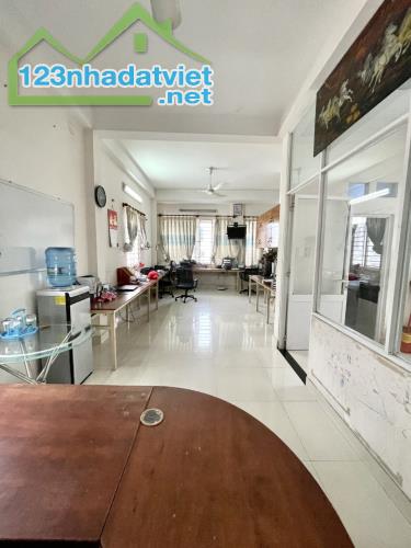 Bán gấp nhà 4 tầng, HXH, Nhà mới xây đẹp, Trung Mỹ Tây gần Chợ TMT13 chi 6 tỷ 900 TL.
