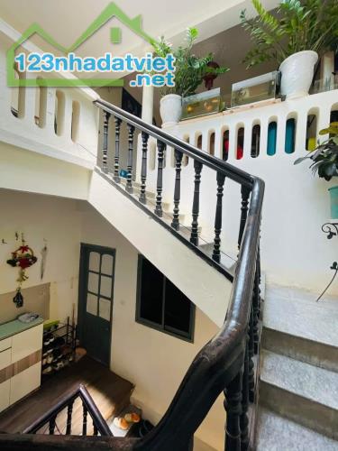 ⚜️ Bán nhà Mặt phố Cát Linh, Đống Đa, 124m2 5T MT 5m, Chỉ 62 Tỷ ⚜️