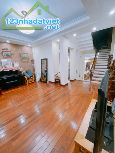 ⚜️ Bán nhà SIÊU PHẨM Mặt phố Thái Thịnh, Đống Đa, 83m2 3T MT 8.5m, Chỉ 41 Tỷ ⚜️ - 2