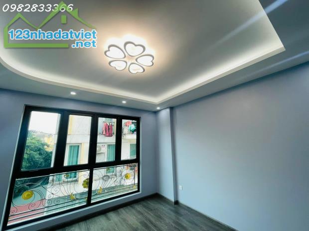 ⚜️ Bán Nhà Mặt phố Hoàng Mai, 61m2 6T Thang máy, Gara, MT 4.5m, Chỉ 12.7 Tỷ ⚜️