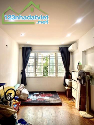 ⚜️ Bán nhà Mặt Phố Cát Linh, Đống Đa, 27m2 3T MT 3.7m, Chỉ 10.4 Tỷ ⚜️ - 2