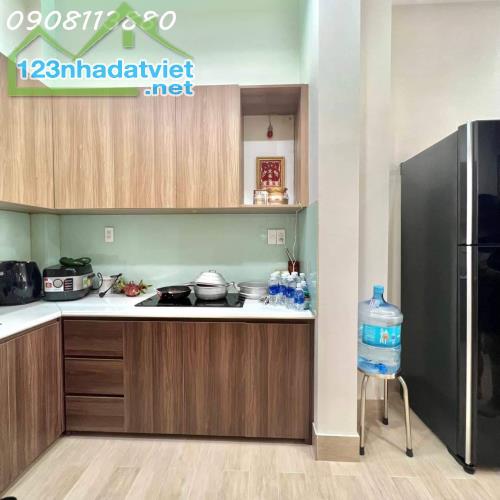 Bán gấp nhà Cách Mạng Tháng 8, 39m2, 4 tỷ 200, gần chợ Hòa Hưng - 1