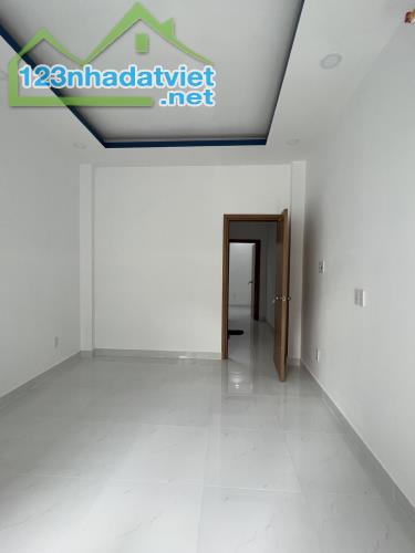 HÀNG THƠM - GIÁ RẺ - NHÀ SƯ VẠN HẠNH QUẬN 10 - MỚI TINH 3 TẤM- HXH CHỈ 7.250 TỶ - 5