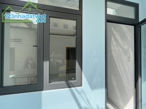 HÀNG THƠM - GIÁ RẺ - NHÀ SƯ VẠN HẠNH QUẬN 10 - MỚI TINH 3 TẤM- HXH CHỈ 7.250 TỶ - 3