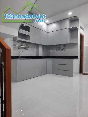 HÀNG THƠM - GIÁ RẺ - NHÀ SƯ VẠN HẠNH QUẬN 10 - MỚI TINH 3 TẤM- HXH CHỈ 7.250 TỶ