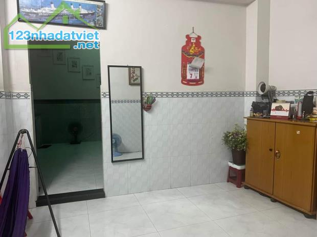 Nhà ngộp, Bán gấp nhà DT4.1x20, Nguyễn Ảnh Thủ, Quận 12, chỉ 6 tỷ 190.