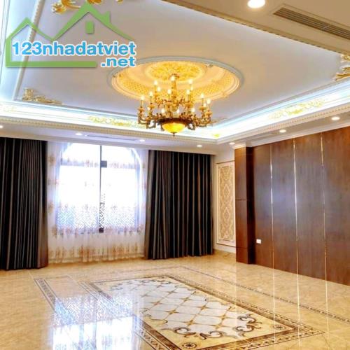 ⚜️ Bán Nhà Mặt Phố Hàng Dầu, Hoàn Kiếm, 126m2 4T MT 4.3m, Chỉ 92 Tỷ ⚜️