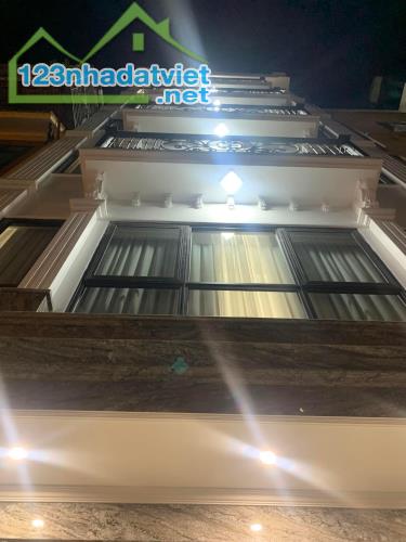 BÁN NHÀ MẶT PHỐ VÕNG THỊ Ô TÔ TRÁNH THANG MÁY XỊN SÒ 34.9 TỶ 8 TẦNG 97m MẶT TIỀN 5.5m
