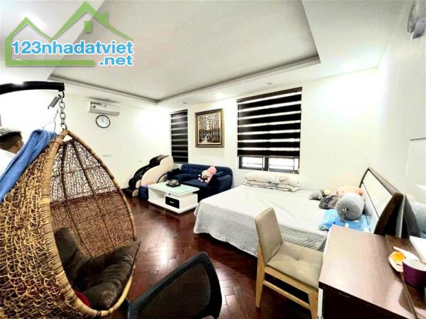 Bán nhà phân lô ngõ 2 Giảng Võ 61m2, xây 5 tầng, mặt tiền 5,6m, view vườn hoa, Giá 23,2 tỷ - 3