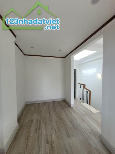 Bán nhà Mặt phố Võng Thị - 130m2 – Mặt tiền 5,2m – Giá chỉ 45 tỷ . - 1