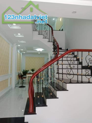 Nhà mới Cạnh NHỔN 30M2X5 TẦNG, GIÁ 3.4 TỶ