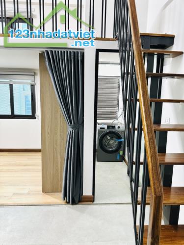 Bán CCMN Thanh Xuân. DT 231m, Gồm 42 CHCC, Dòng Tiền 300tr/tháng. PCCC, LH: Hoàng Trung - 3
