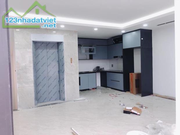 Bán toàn nhà mặt phố Lý Nam Đế hoàn kiếm kinh doanh VP DT 80 m2 giá 56,5 tỷ