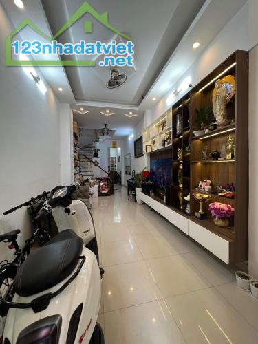 Quận 12, ngay An Sương, Giáp Tân Bình, 4 Tầng, Trung Mỹ Tây chỉ 6 tỷ 500. - 1