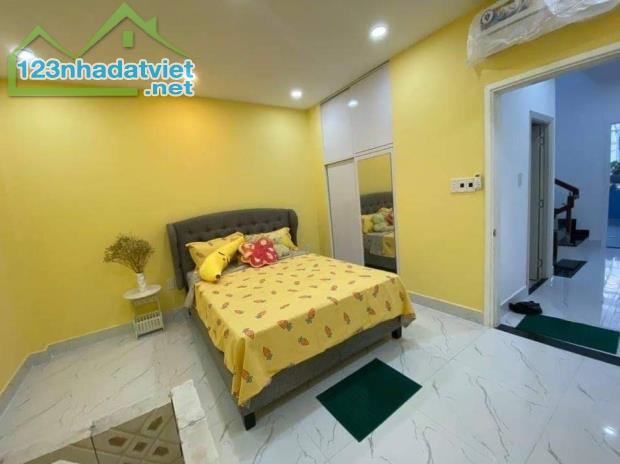 Quận 12, ngay An Sương, Giáp Tân Bình, 4 Tầng, Trung Mỹ Tây chỉ 6 tỷ 500.