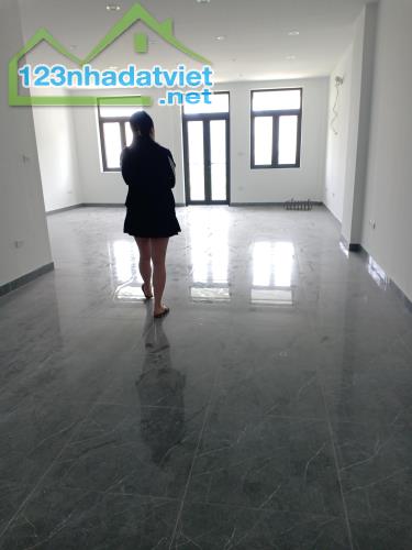 Cho thuê nhà riêng Trần Kim Xuyến, Cầu Giấy 70m2x4T thông sàn, nhà mới sơn sửa - 3