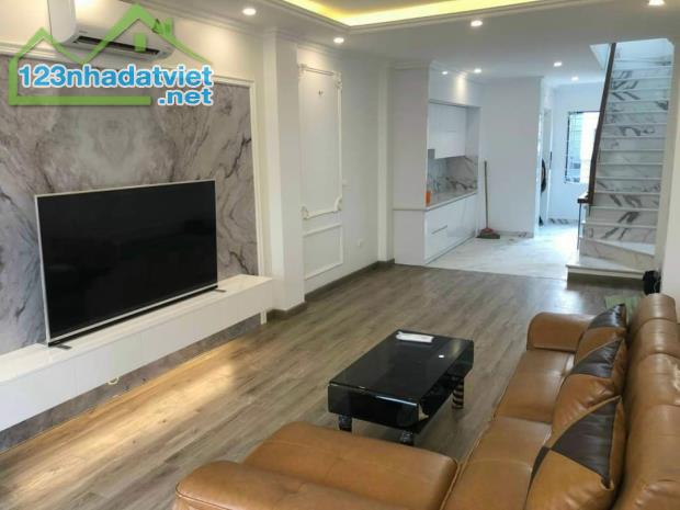 🔥🆘Oto tránh, vỉa hè đá bóng Ngọc Thụy, LB. 42m2, 6 tầng. Thang máy nhập .Nhỉnh 8Tỷ🌹