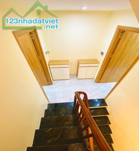 Bán Nhà Phố Đặng Thai Mai 72 m2 , 4 tầng , mặt tiền  4.3 m , giá 11.4 tỷ VIEW HỒ TÂY