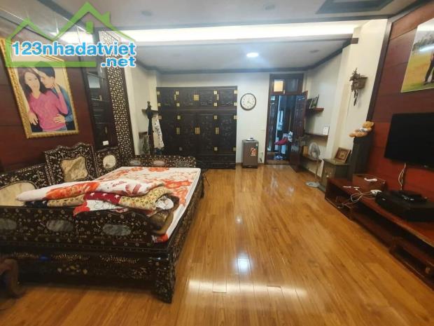 Bán gấp nhà Tân Mai khu phân lô ô tô tránh DT 85 m2 giá 15.8 tỷ - 1