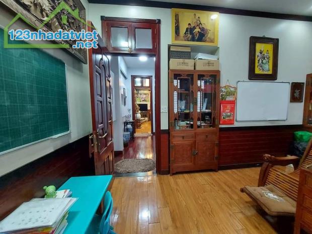 Bán gấp nhà Tân Mai khu phân lô ô tô tránh DT 85 m2 giá 15.8 tỷ
