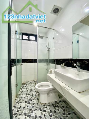 Bán nhà Trịnh Văn Bô, Xuân Phương, Nam Từ Liêm 32M 5 Tầng, nội thất đẹp 4.4 tỷ