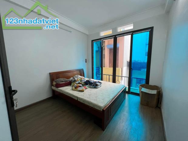 Bán nhà ngõ Thịnh Quang Đống đa  ngõ nông sổ vuông nhà đẹp 40m2 giá 5.98 tỷ - 1
