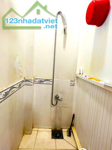 BÁN NHÀ NHỎ XINH 2TẦNG 2PN 16M2 - HẺM THẲNG 1 SẸC NGUYỄN NGỌC LỘC QUẬN 10 - CHỈ 3,1 TỶ TL. - 3