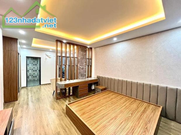 BÁN NHÀ ĐẸP 4T, 50M2 - SÁT PHỐ - Ô TÔ NHỎ LÙI CỬA - 10M RA MẶT PHỐ - ĐỦ TIỆN ÍCH - 3