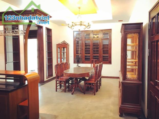 Cho thuê biệt thự KĐT Việt Hưng. S: 200m2. Hiện đã có đủ đồ cơ bản tiện nghi. - 1