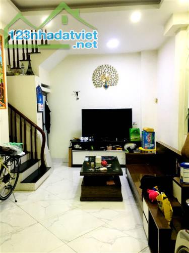 Nhà 5 tầng đẹp, MẶT NGÕ Ô TÔ TRÁNH, DỪNG ĐỖ NGÀY ĐÊM, KINH DOANH, ngõ 89 Bằng Liệt - 3