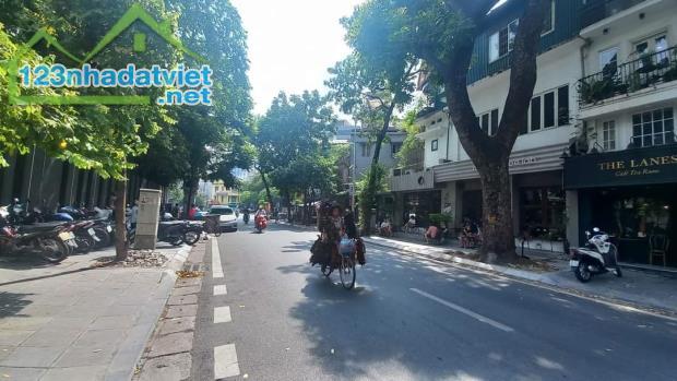 MẶT PHỐ HỒ XUÂN HƯƠNG , HAI BÀ TRƯNG. MẶT TIỀN RỘNG - KINH DOANH. DT: 137m2. Giá: 37 tỷ - 2