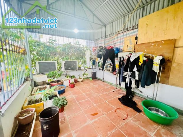 Nhà 5 tầng x 39m, tự xây còn mới, ngõ rộng thoáng, sổ nở hậu, KCBT chắc chắn - 3