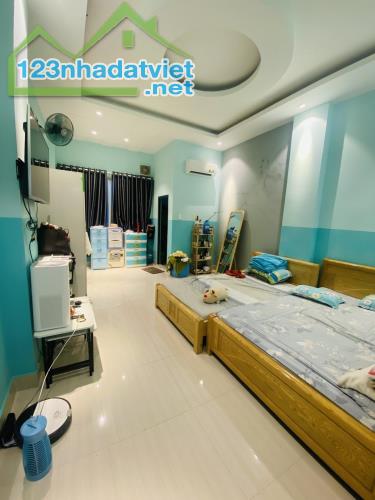 KHÓ CÓ CĂN 2, Nhà HXH Quang Trung, 68m2, 3 tầng, 4.9 tỷ TL 0964364745 - 1