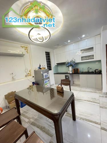 BÁN NHÀ 12 TỶ 50m 6 TẦNG MT 4,7m 2 VỈA HÈ 3 Ô TÔ TRÁNH 2 MẶT NGÕ 2 THOÁNG LẠC LONG QUÂN TÂ - 3
