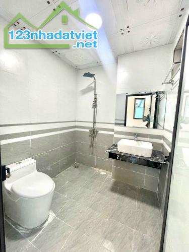 Bán gấp nhà La Khê, Hà Đông 40m2*5T ngõ rộng, thoáng, ô tô đỗ gần giá chỉ nhỉnh 7.6 tỷ