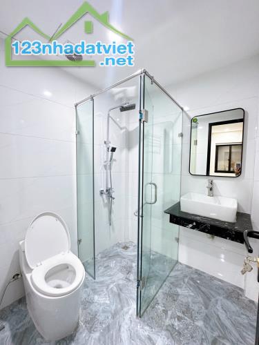 Siêu Phẩm Đường Phạm Ngọc Thạch - Quận Đống Đa 75m2 5 Tầng Mặt Tiền 4m Nhỉnh 14 Tỷ