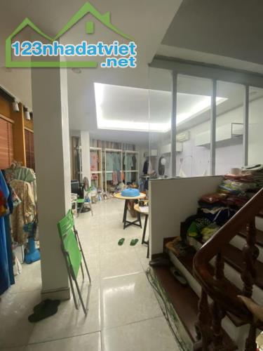 ⚜️ MẶT PHỐ VÕ CHÍ CÔNG LÔ GÓC 1 MẶT PHỐ 2 MẶT NGÕ Ô TÔ TRÁNH 32M2 5T MT 12M CHỈ 16 TỶ ⚜️ - 1