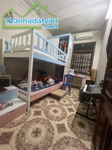 SIÊU PHẨM  52M x 4 TẦNG - Ô TÔ ĐỖ CỬA - NGÕ THÔNG - 2 THOÁNG - DÂN TRÍ VĂN MINH - 4