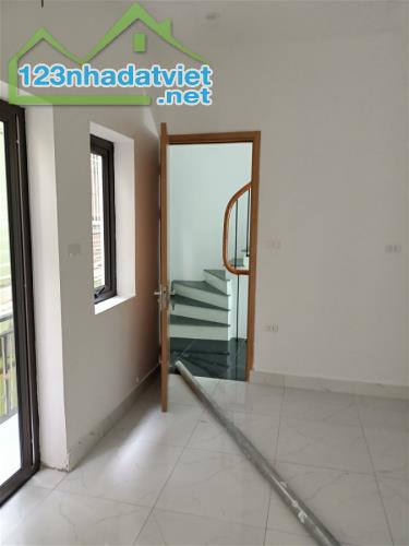 Bán nhà mới koong 5 tầng - MT miên man 7m - 10m ra phố - ngõ nông ở Trương Định - 5
