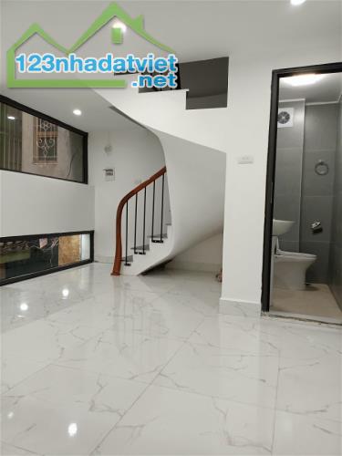 Bán nhà mới koong 5 tầng - MT miên man 7m - 10m ra phố - ngõ nông ở Trương Định - 4