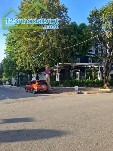 Bán Villa Phố 2 Mặt Tiền Dương Văn An, 12x20m, Hầm 3 Tầng, Ngay Góc Thái Thuận.