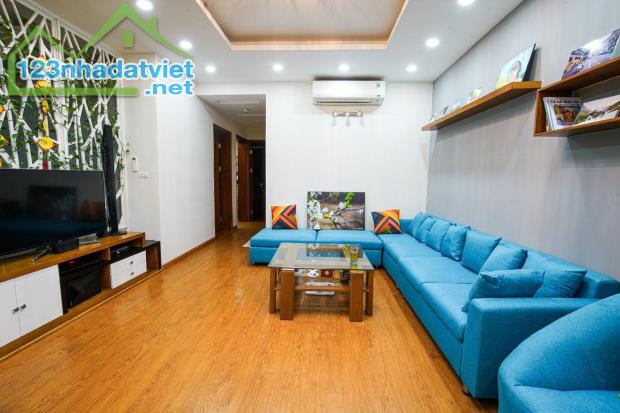 Cần bán chung cư Vinaconex 7 đường K2 phường Cầu Diễn, dt 110m, 3pn, 2vs, nhà sửa đẹp