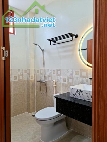 Bán Nhà 5 Tầng Khu Phố Trí Thức đường Nơ Trang long , nhà 55m2 thiết kế 5 Phòng Ngủ 7 wc